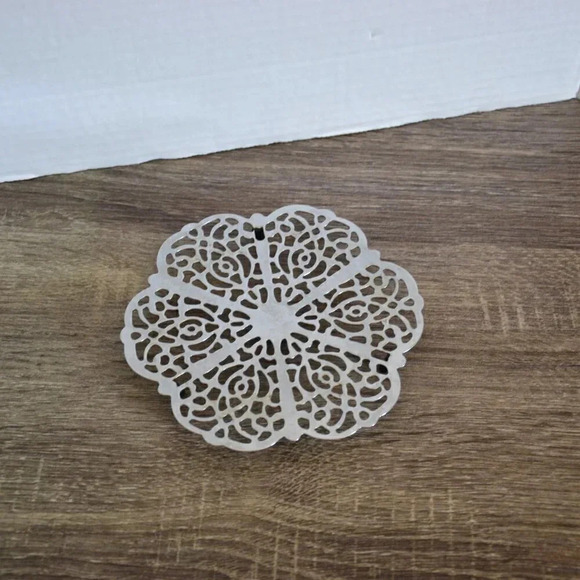 Vtg Irvinware  Flower Metal Trivet - Picture 1 of 6